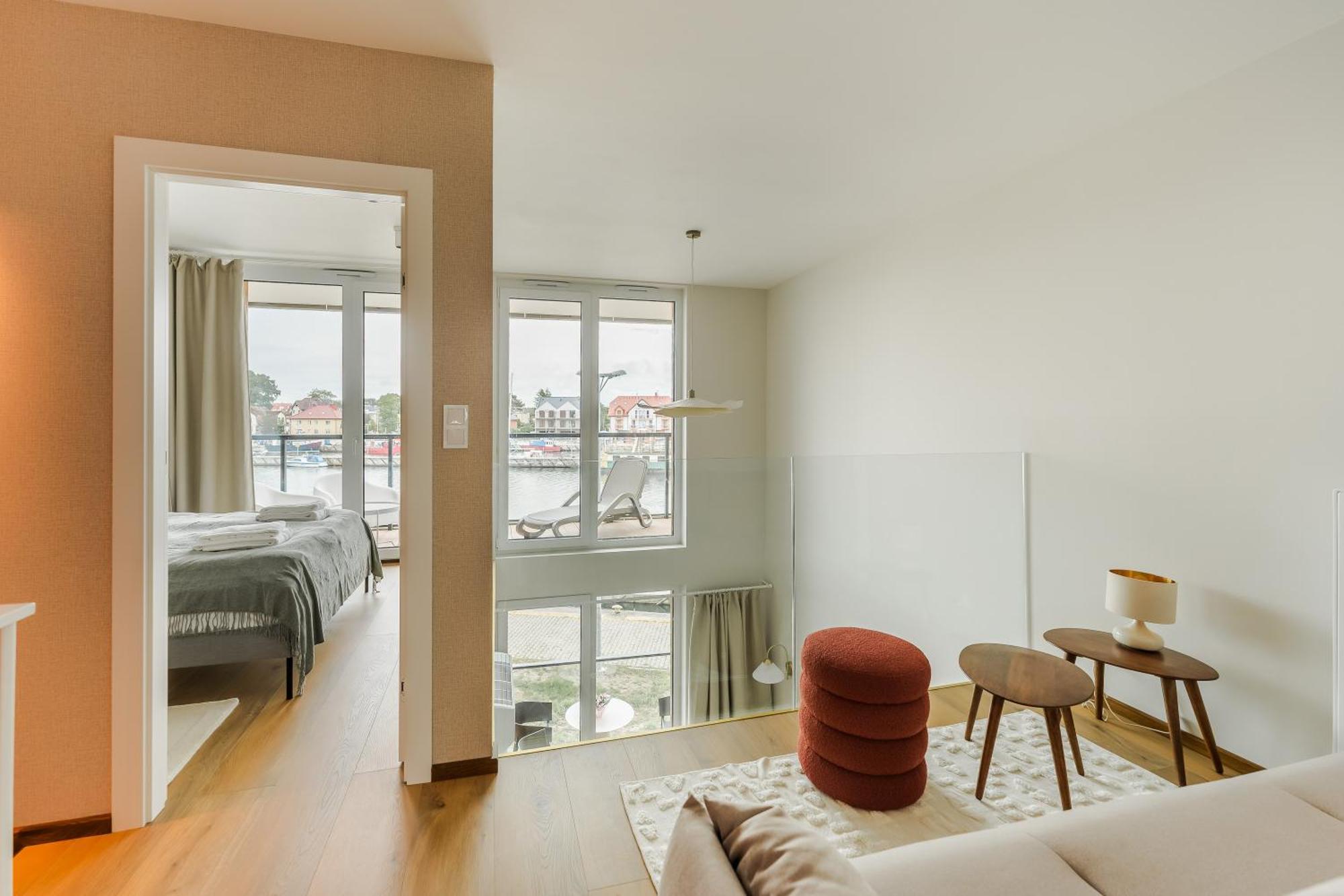 Penthouse Lighthouse Surfingbird *